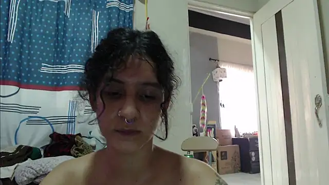 AlinaWoolf_ webcam