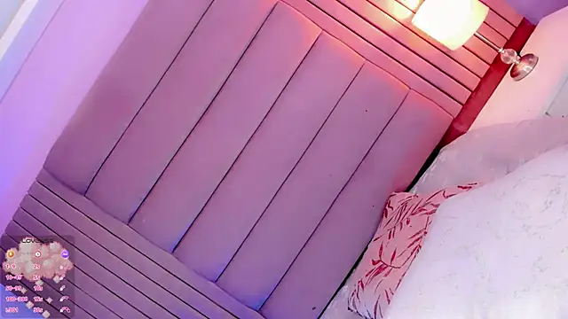 Camille_deluxe webcam