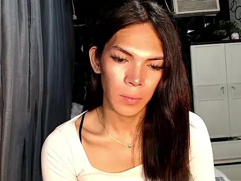 GORGEOUS_CARMEE webcam