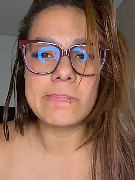 Pretty__Milf webcam