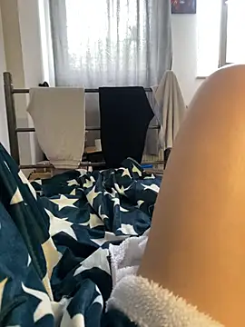 LoveNBloom webcam