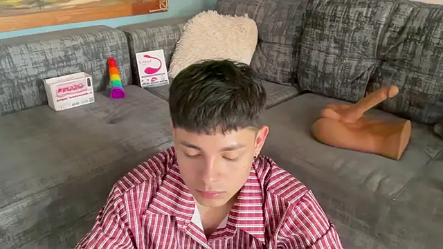 Bldavioro45 - Male webcam sex chat