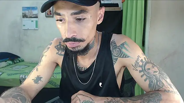 emiliano_hottt webcam