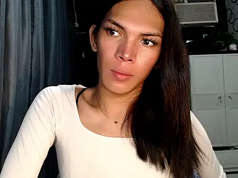 GORGEOUS_CARMEE webcam