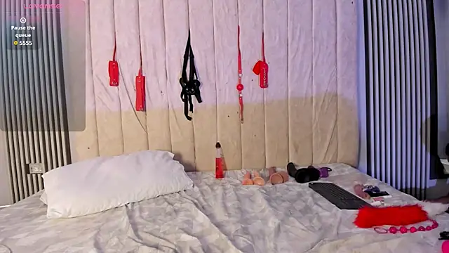 esmeralda_and_zafiro webcam