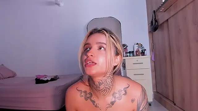 medussa13_ webcam