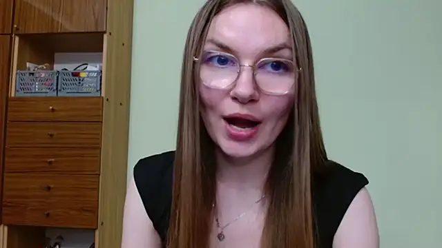 LooveELLYx webcam