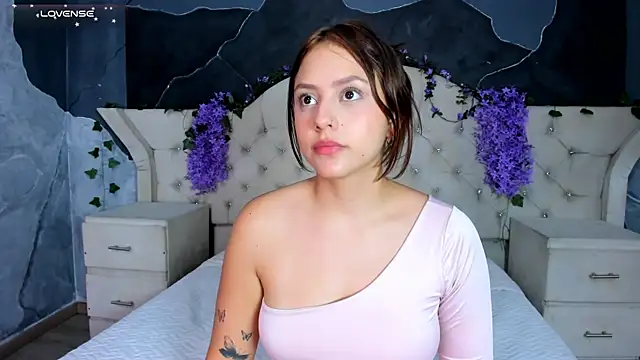 HayleyRoss_ webcam