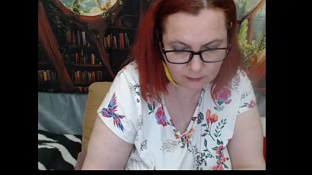 PlayfullMature webcam