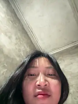 hinami-lo Live Webcam on Stripchat