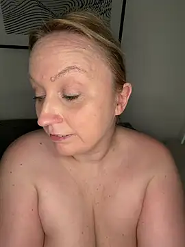 BBW_Nora