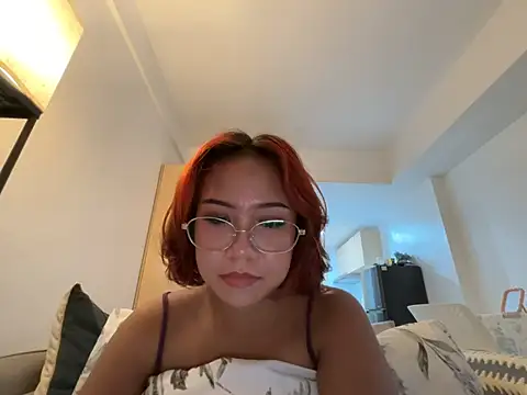 misscutee (F young) - Get naked spank ass and flash pussy