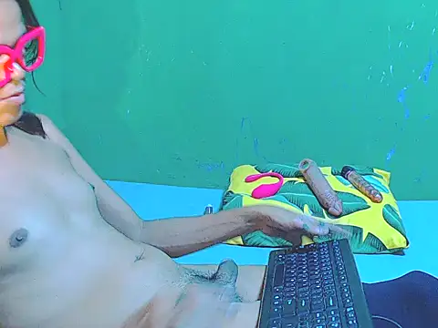 ToiletPlayBarbieDoll webcam