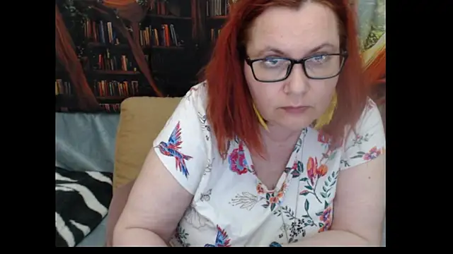PlayfullMature webcam