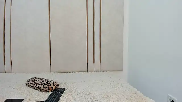twdesiresary Live Webcam on Stripchat