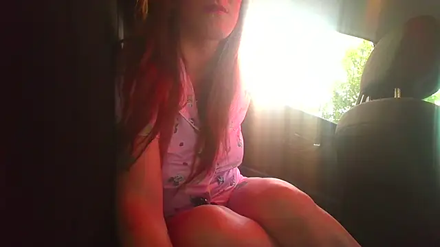 LucyRoseMae webcam