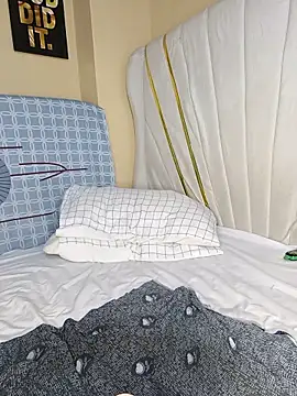 SquirtQueen16 webcam