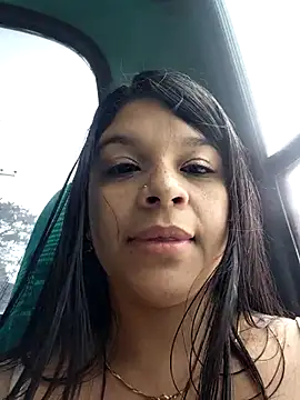 Layla-daring webcam
