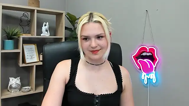 SweetLilyxo webcam