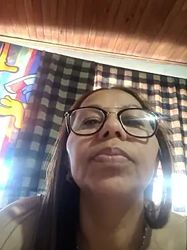 Ladymilf12 webcam