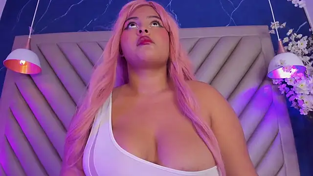 NaomiVelour webcam