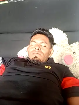 Dominic_24 webcam