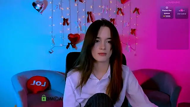 liana_kisses webcam