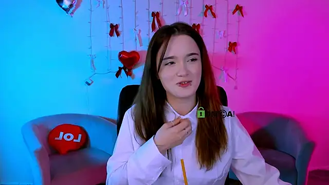 liana_kisses webcam