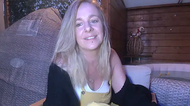 delichieuse5 - Delichieuse5's free webcam - UK Sex Cams