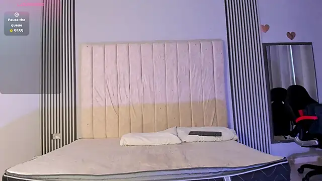 esmeralda_and_zafiro webcam