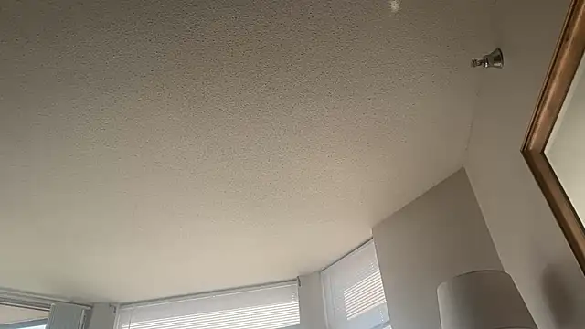 bubblebuttblondeboy webcam
