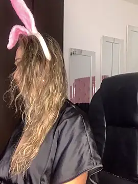 BunnyGlow50 webcam