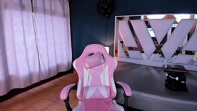 Danna_Petiite webcam