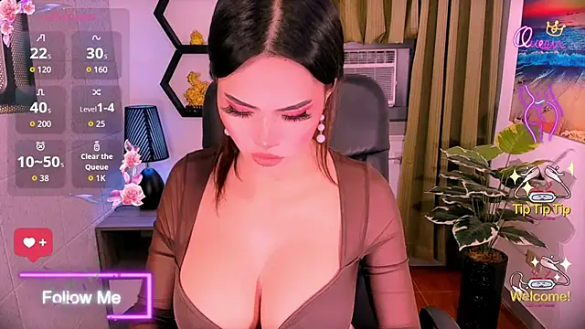 HugeSurpriseLianeTs webcam