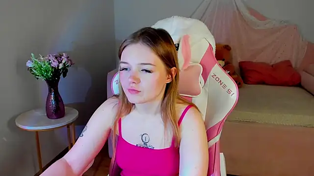 ElinaVale webcam