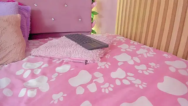 lovely__kiss__ webcam