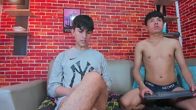 Hoot_boyss_ webcam