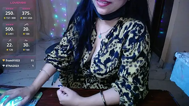NAUGHTY_Niya