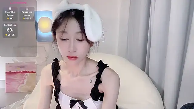 mistylana_ (F young) - 🔥没穿内裤，双手藏起来