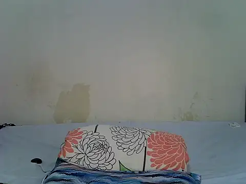 pretty_siren webcam