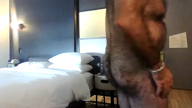 chainjulious (M mature) - ride dildo 5 minutes