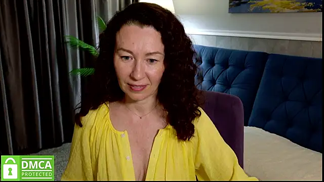 myrtlegirl_5 (F milf) - teasing ass frontally