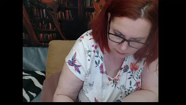 PlayfullMature webcam