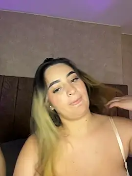 Antonella_Julieta webcam