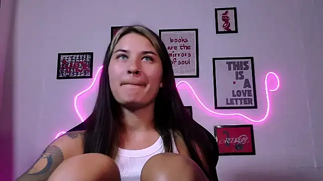 AlisaFrost webcam