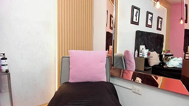 MonzerratBoyer webcam