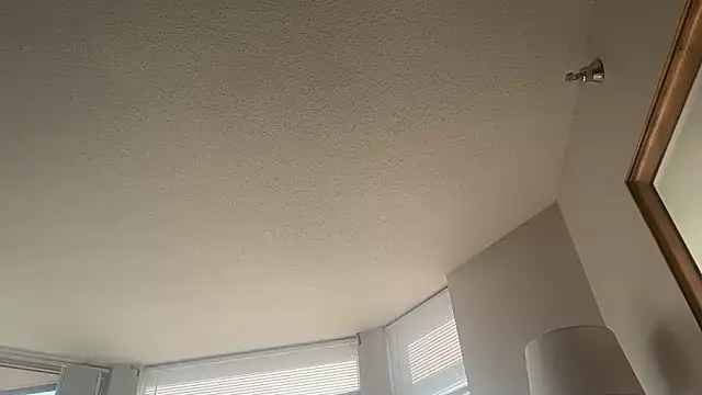 bubblebuttblondeboy webcam
