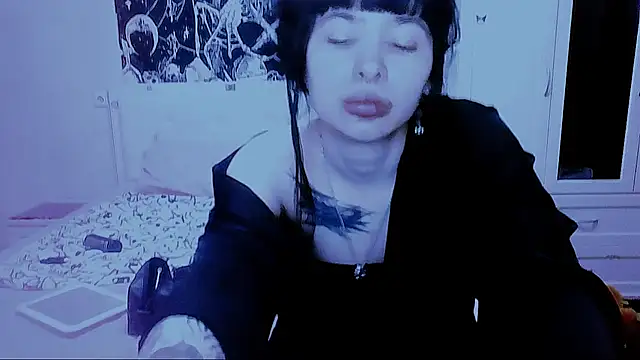 AllisonDeetz webcam