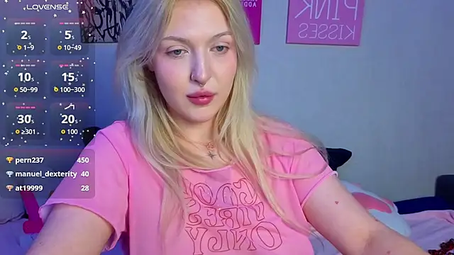 BlondieSummer webcam