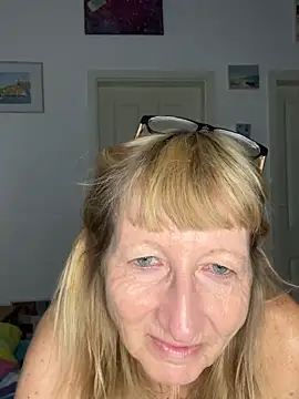 MatureKim webcam